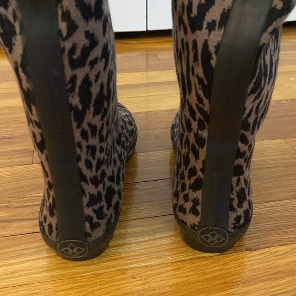 Dav Women’s Tan and Black Cheetah Print Knee High Boots Size 9 - Picture 3 of 8